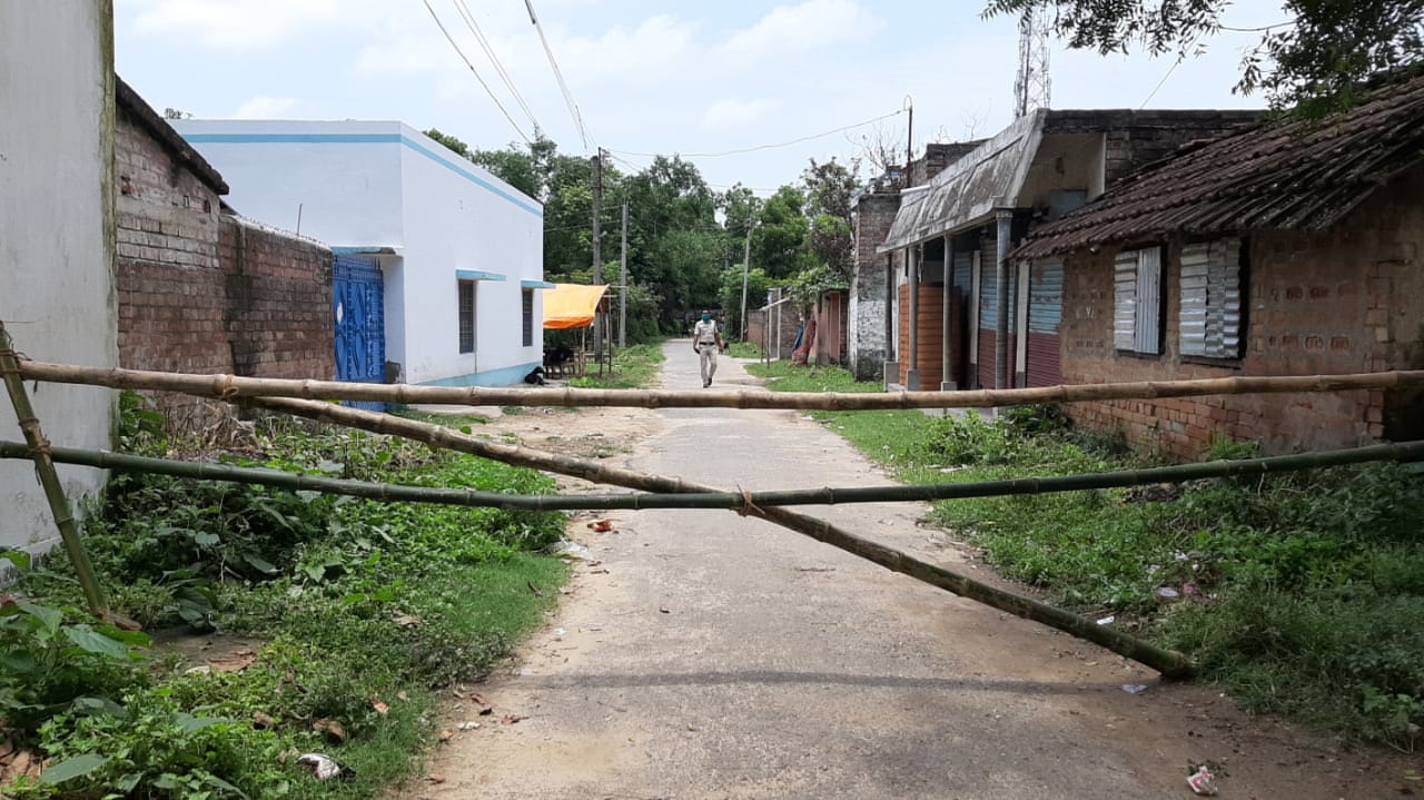 কনটেন্টমেন্ট জোনে বিশেষ সতর্কতা,বাড়তি নজরদারি নদীয়া প্রশাসনের