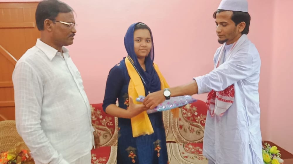 কৃতী ছাত্রী উম্মে কুলছুম সাজনকে সংবর্ধিত করল সর্বধর্ম সমন্বয় সভা