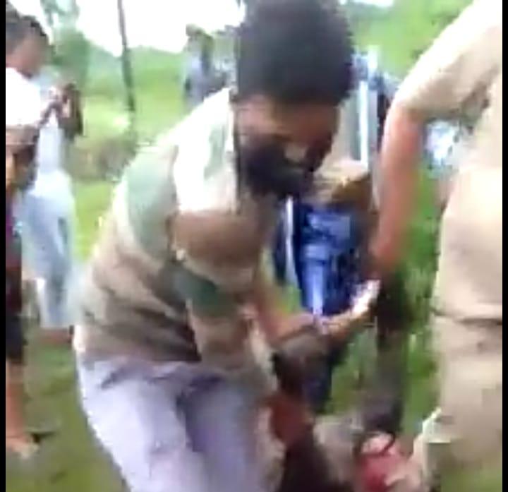 উঁচু জাতের বাইকে হাত দলিত যুবকের, অপরাধ হিসাবে গণধোলাই খেতে হলো – ঘটনা কর্নাটক