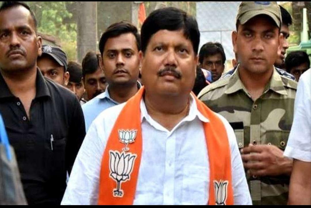 ফের ধর্মীয় সুড়সুড়ি! বকরি ইদে পশুহত্যার জন্য হাইকোর্টে জনস্বার্থ মামলা বিজেপি সাংসদ অর্জুন সিংয়ের