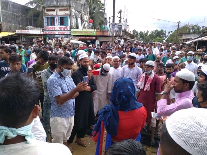 রাস্তার অবস্থা চরম বেহাল, আন্দোলনে আসামের ছাত্র যুব ফেডারেশন