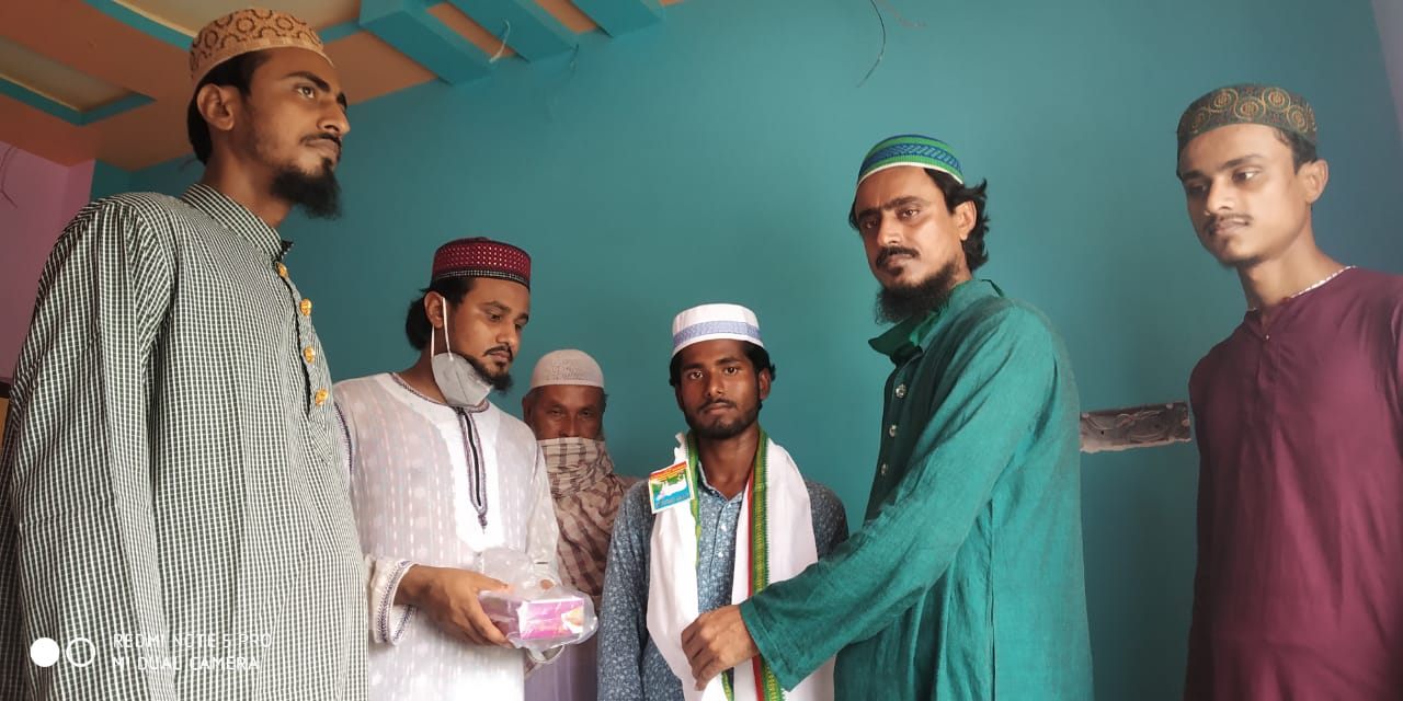 ফাজিল পরীক্ষায় তৃতীয় মফিজুল্লাহকে সংবর্ধিত করলেন জয়েফের কর্ণধার পীরজাদা মহেবুল্লাহ হুসাইনী