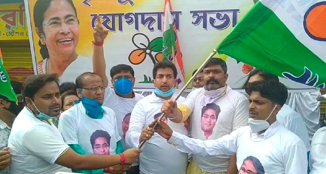 বহরমপুর টাউন বিজেপি সভাপতি সহ চার হাজার বিজেপিকর্মী তৃণমূল কংগ্রেসে যোগদান করলেন