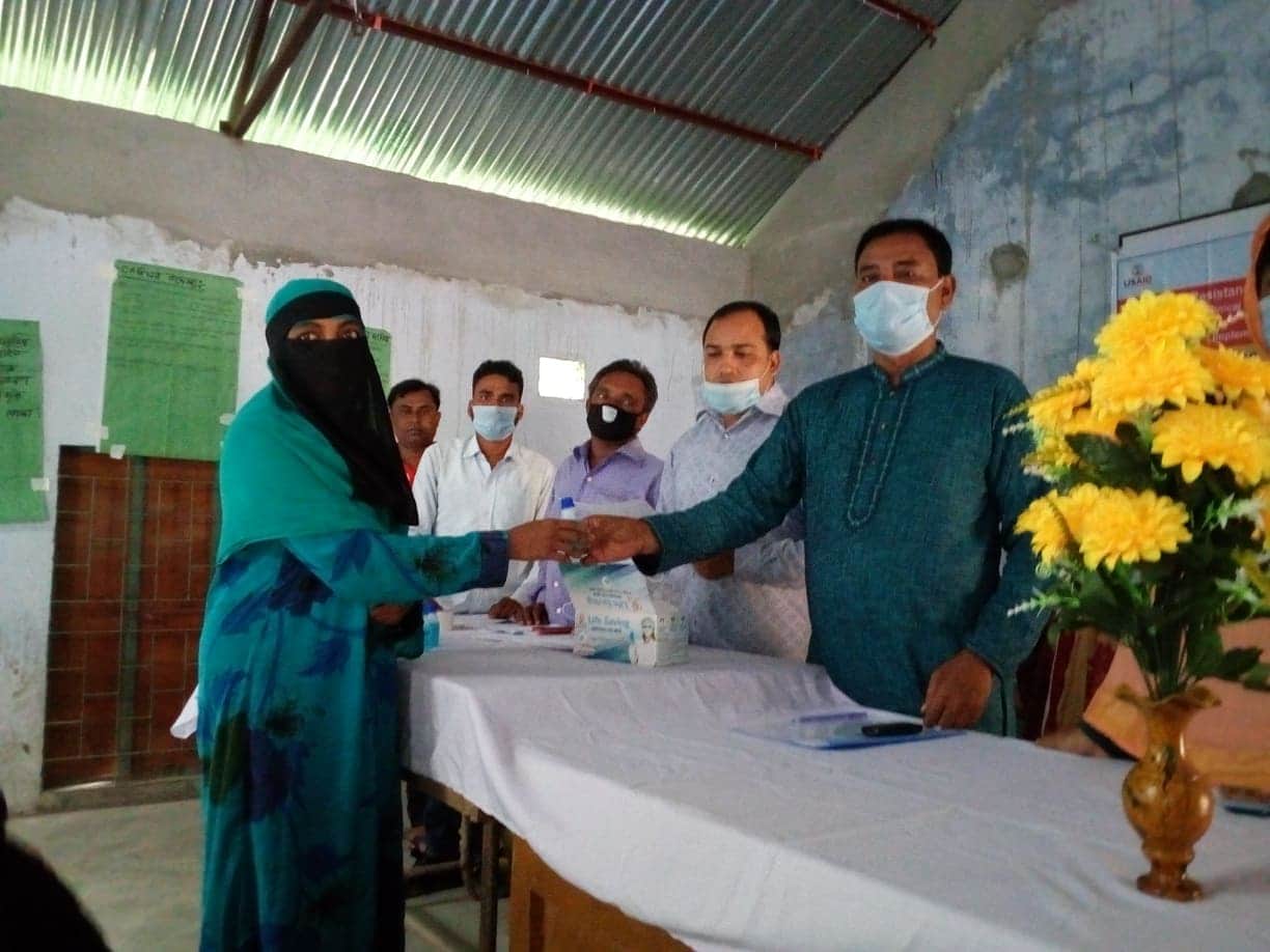 নাটোরের লালপুরে মাদক বিরোধী সভা, হ্যান্ড স্যানিটাইজার ও মাস্ক বিতরন