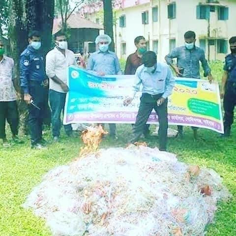 গাইবান্ধায় অভিযানে অবৈধ কারেন্ট জাল জব্দ দুই ব্যাবসায়ীর ৮ হাজার টাকা অর্থদন্ড।