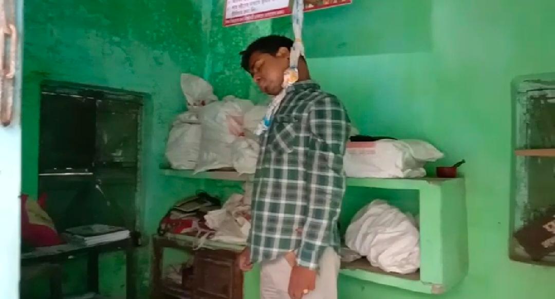 পোস্ট অফিস থেকে পোস্টমাস্টারের ঝুলন্ত দেহ উদ্ধার