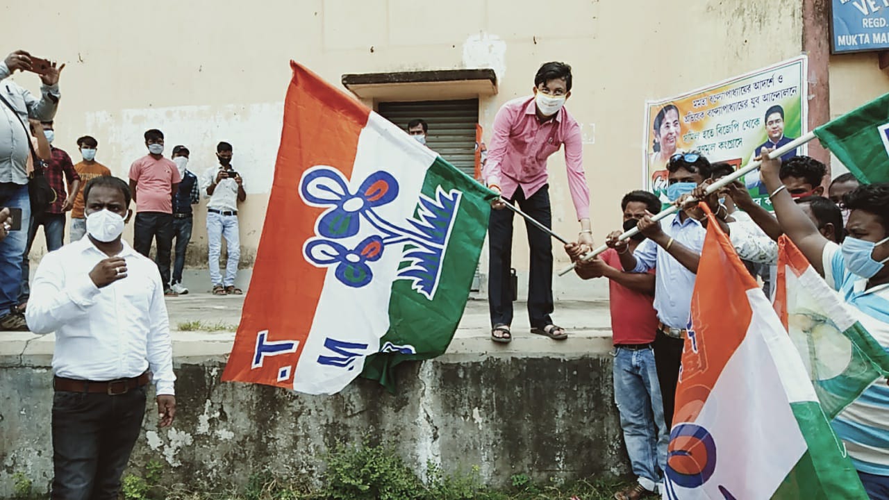 আবারও বিজেপি ছেড়ে তৃণমূলে যোগ মালদার গাজোল ও হরিশচন্দ্রপুর ব্লকে
