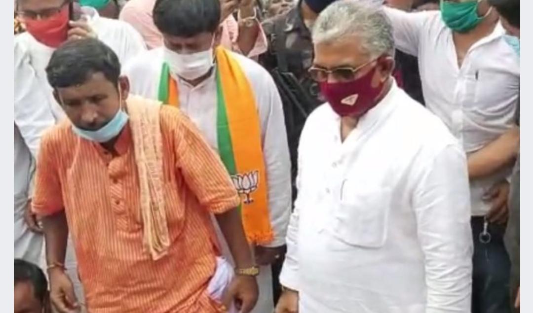 করোনা বিধি না মানায় বিপর্যয় মোকাবিলা আইনে মামলা করা হল দিলীপ ঘোষের বিরুদ্ধে