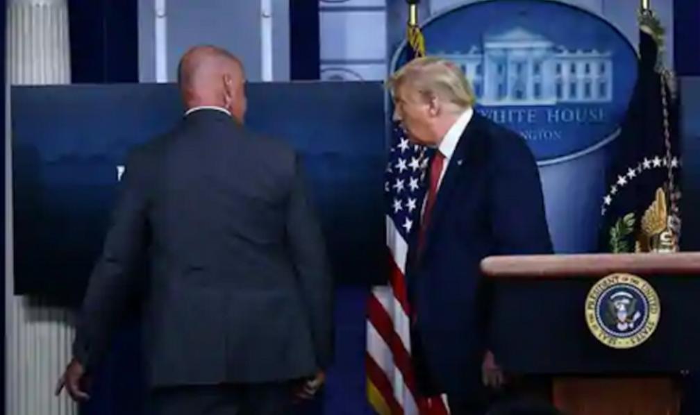 ট্রাম্পের সাংবাদিক বৈঠক চলাকালে হোয়াইট হাউসের সামনে চলল গুলি