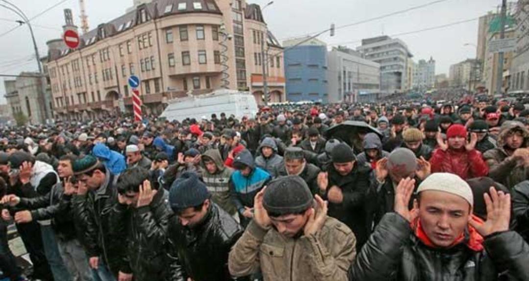 মুসলিম সংখ্যাগরিষ্ঠ দেশ হচ্ছে রাশিয়া! আগামী ৩০ বছরের মধ্যে দেশের সংখ্যাগরিষ্ঠ জনগণ হবে মুসলিম