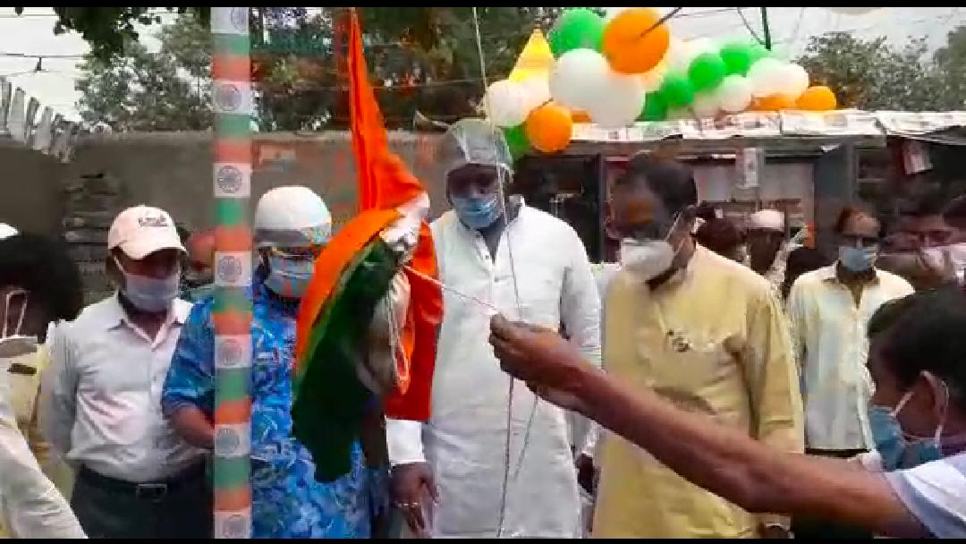 স্বাধীনতা দিবস পালন করল আসানসোল উপস্থিত ছিলেন শ্রম মন্ত্রী মলয় ঘটক