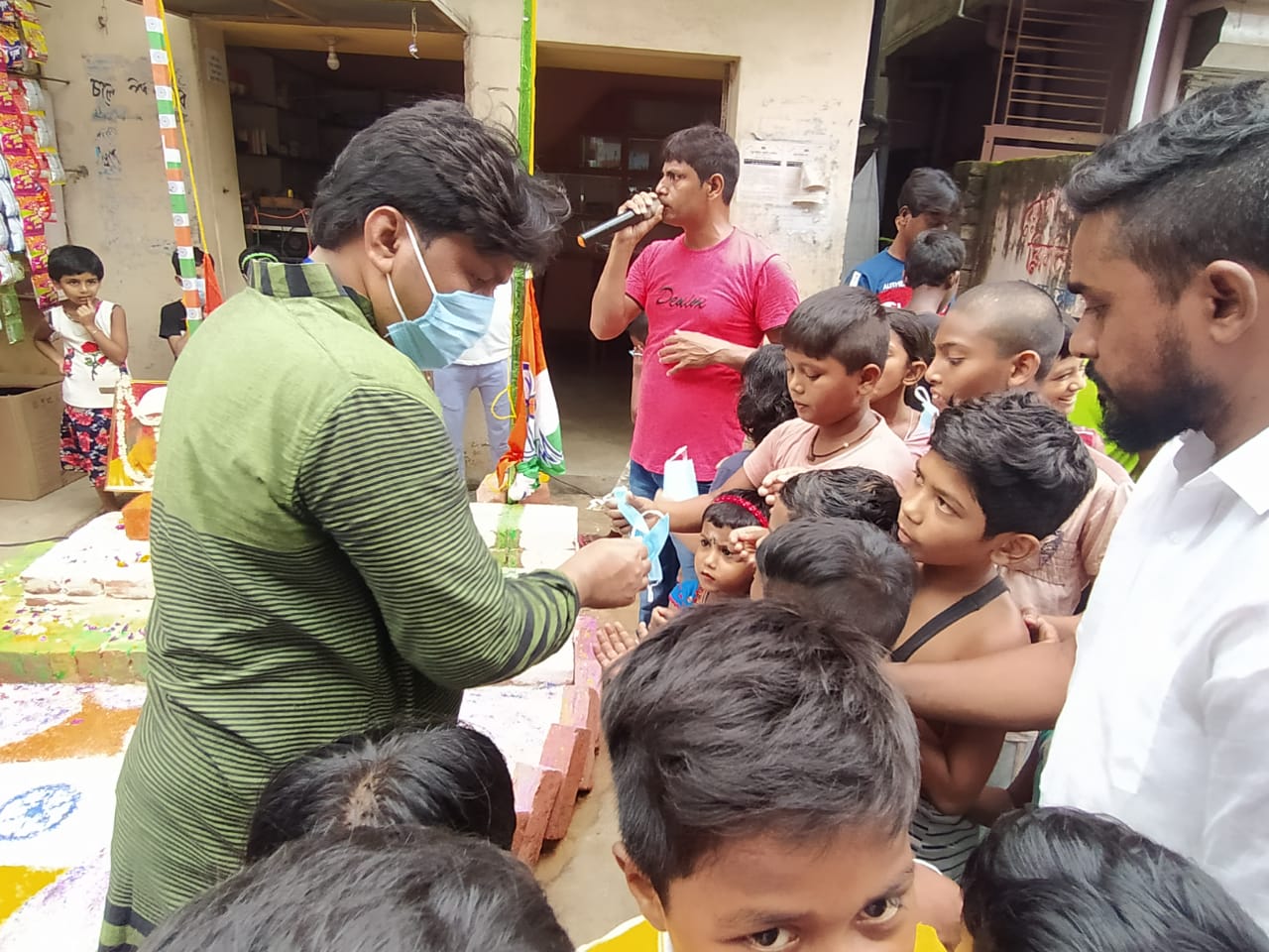 ভেদাভেদ সরিয়ে তৃণমূল যুব কংগ্রেসের উদ্যোগে হাতিয়াড়ায় পালিত হল স্বাধীনতা দিবস