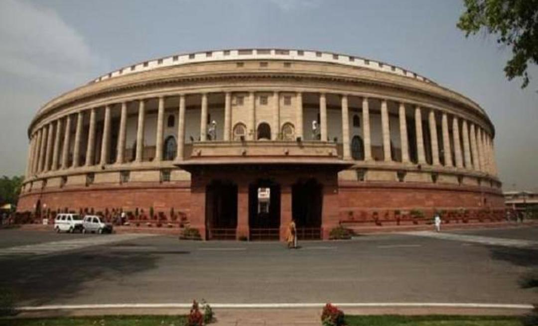 আগুন লাগল সংসদ ভবনে, ঘটনাস্থলে দমকলের ৭টি ইঞ্জিন