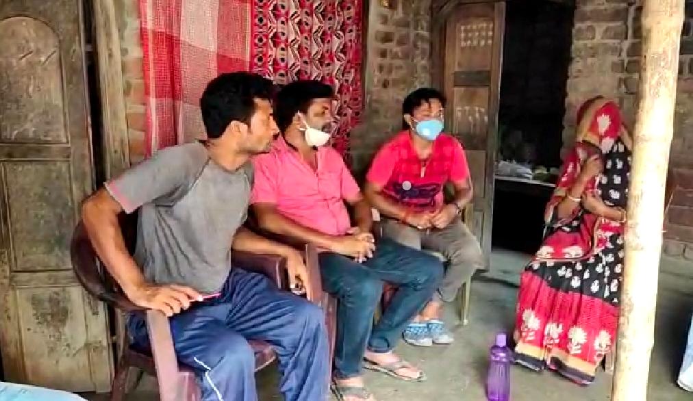 ধর্ষিতার আইনী লড়াইএর জন্যে পাশে দাঁড়ালেল মালদহের মালতিপুর বিধানসভার বিশিষ্ট সমাজসেবী ইমদাদুল হক