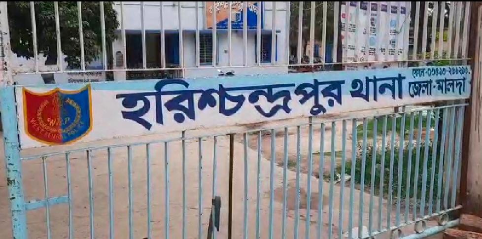 হরিশ্চন্দ্রপুরে আগ্নেয়াস্ত্রসহ ধৃত দুষ্কৃতী