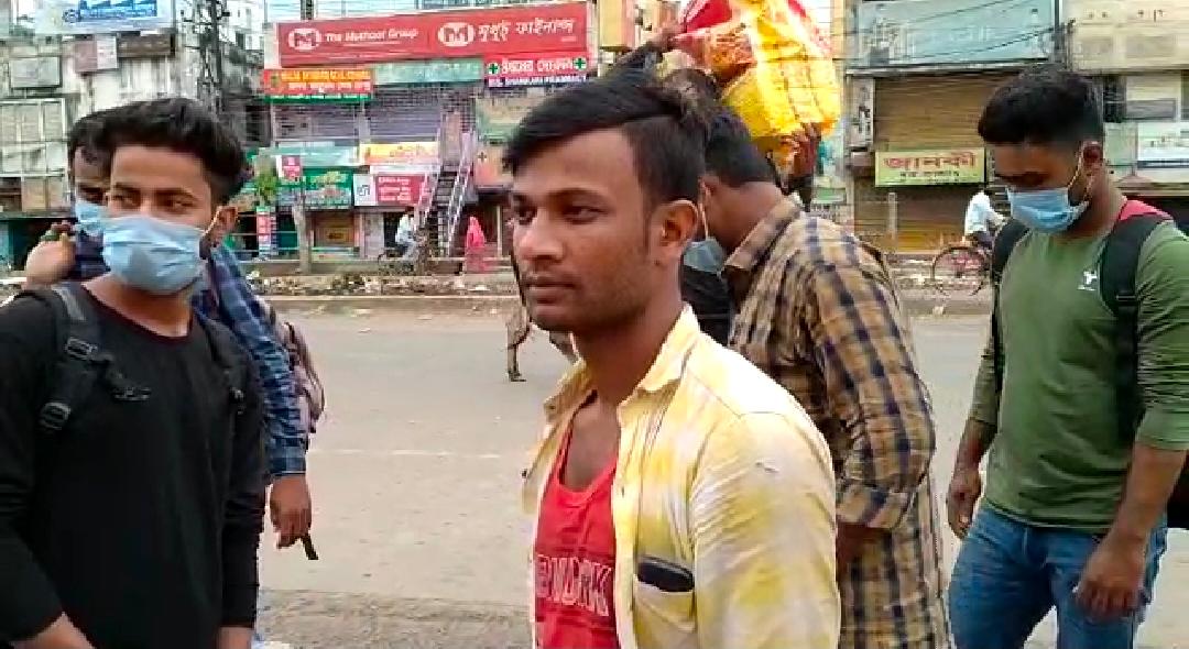 সাপ্তাহিক লকডাউনের প্রথম দিন চলছে কড়া সতর্কতা