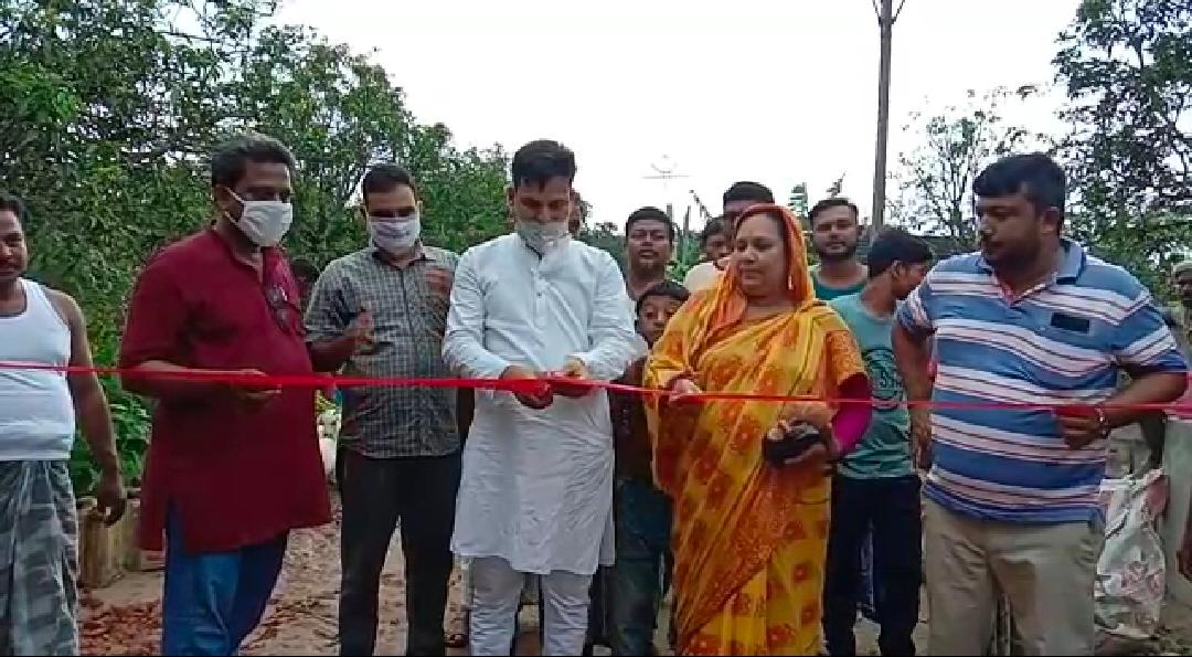 উদ্বোধন হল কালিয়াচকের কংক্রিটের ঢালাই রাস্তা