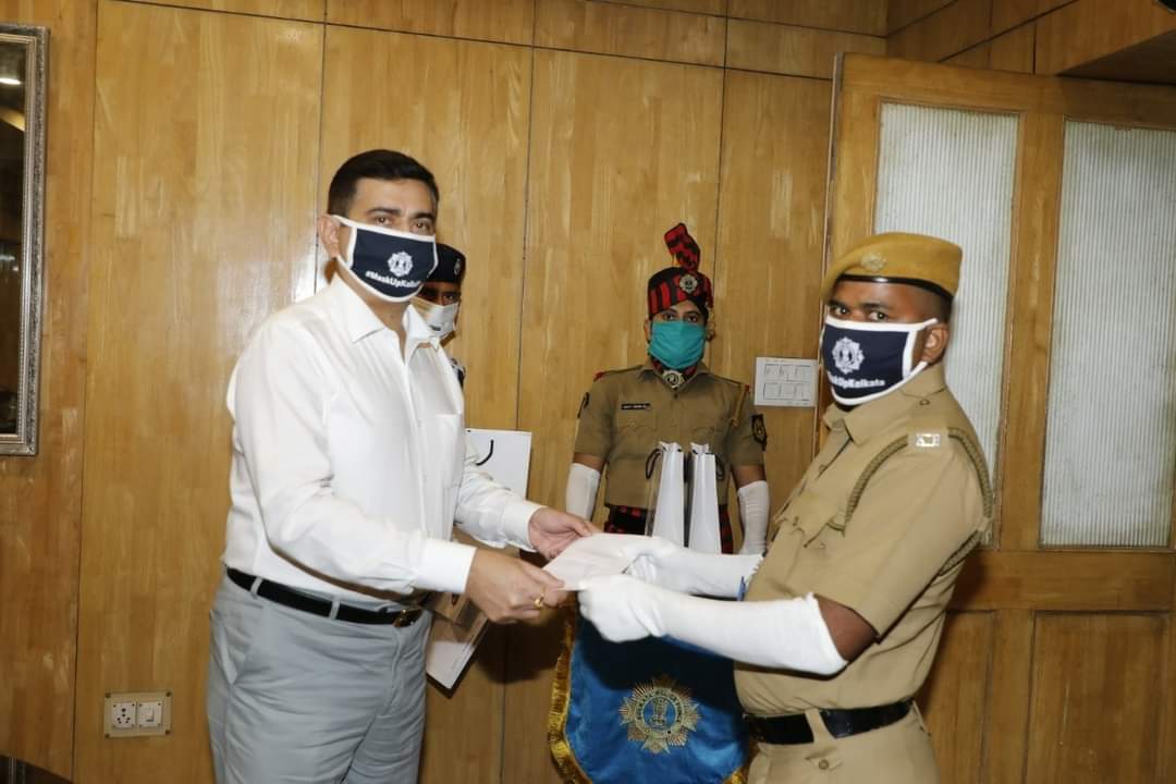 বিশেষ সংবর্ধনা অনুষ্ঠান কোভিড যোদ্ধাদের