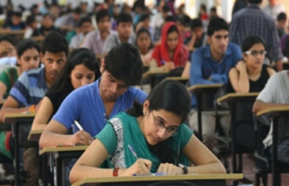 সর্বভারতীয় JEE, NEET পরীক্ষা পিছনোর দাবি জানিয়ে এবার সুপ্রিম কোর্টে ৬ রাজ্য