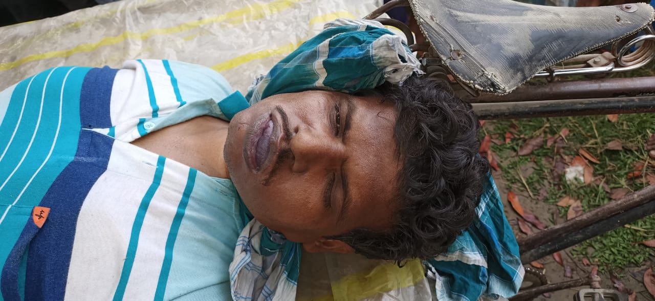সুদে টাকা ধার নিয়ে পরিশোধ করতে না পারায় গলায় ফাঁস লাগিয়ে আত্মহত্যা