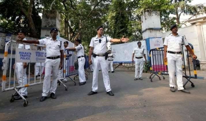 মেডিকেল কলেজে বিক্ষোভ কলকাতা পুলিশের