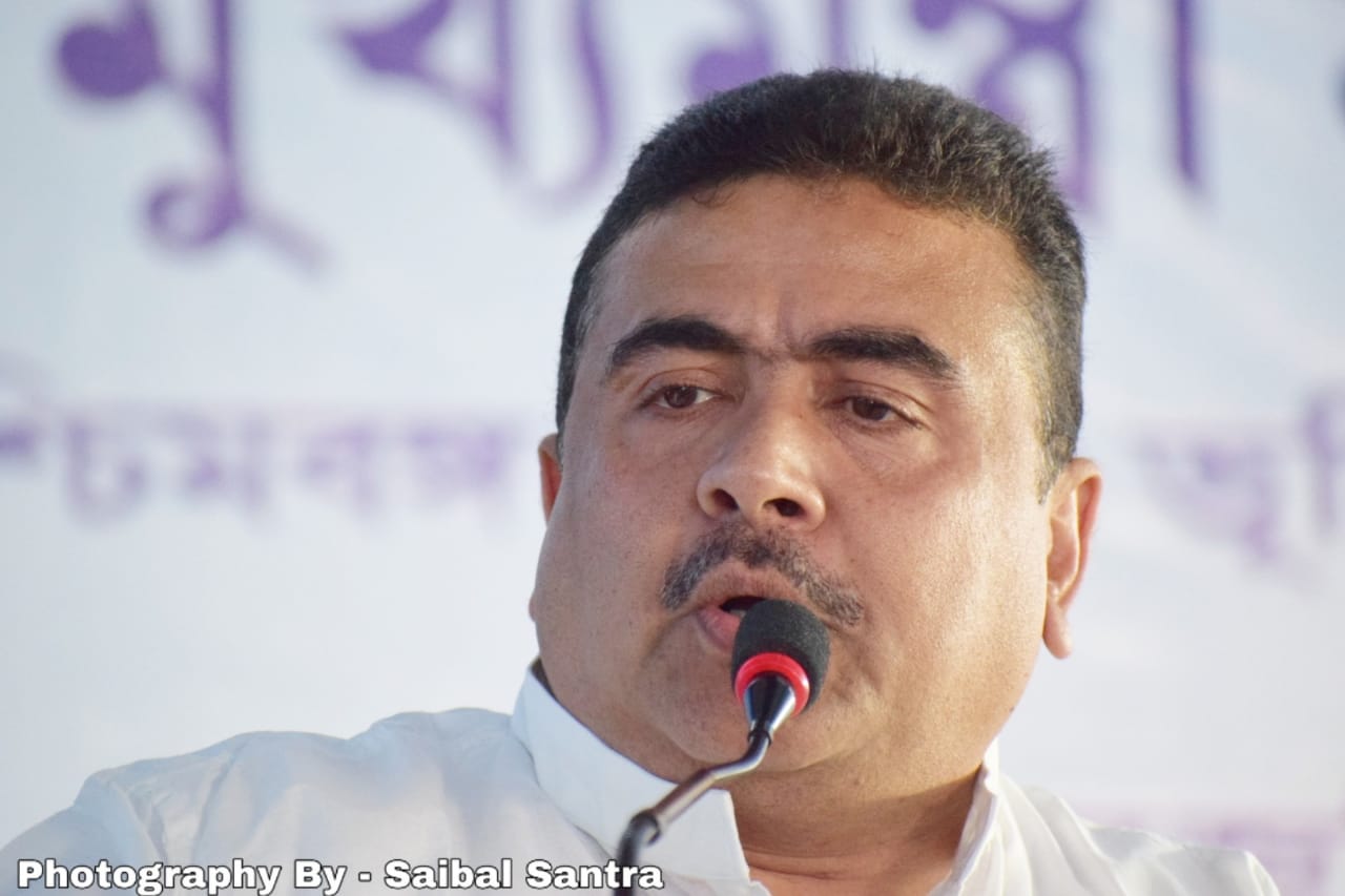 এবার করোনায় আক্রান্ত রাজ্যের মন্ত্রী শুভেন্দু অধিকারী এবং তাঁর মা, দুজনেই বর্তমান চিকিৎসাধীন রয়েছেন