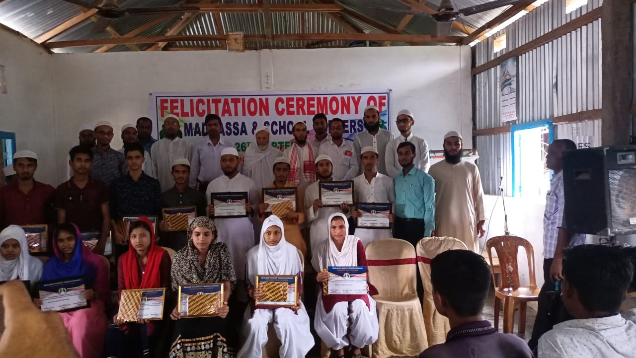 কৃতি ছাত্র-ছাত্রীদের সংবর্ধনা প্রদান করল এম এস এফ এর পাতারকান্দি ব্লক কমিটি