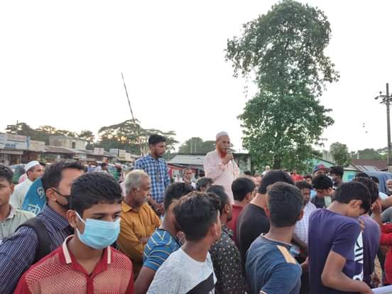 এমসি কলেজে গৃহবধূ গণধর্ষণ কারীদের বিচারের দাবীতে ছাতকের গোবিন্দগঞ্জে মানববন্ধন