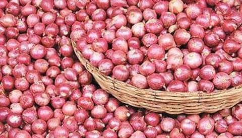 মায়ানমার থেকে পৌঁছালো পেঁয়াজের প্রথম চালান চট্টগ্রাম বন্দরে