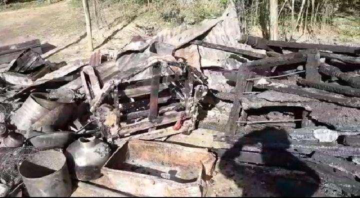 বিধ্বংসী আগুন পাথারকান্দিতে, ক্ষতি প্রায় ১৫ লক্ষ, পাশে দাঁড়াল গ্রামবাসী