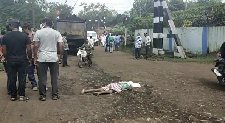 কয়লা বোঝায় ডাম্পারের ধাক্কায় মৃত এক, উত্তেজনায় গোটা এলাকা