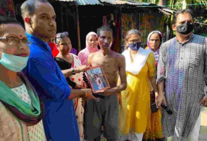 শিবানী নমঃশুদ্রের পরিবারের সাথে দেখা করে সকল প্রকারের সাহায্যের আশ্বাস দেন সর্ব ভারতীয় মহিলা কংগ্রেসের সভানেত্রী সুস্মিতা দেব