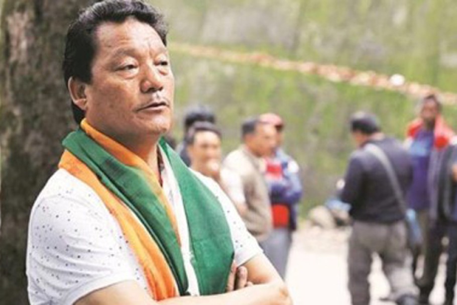 3 বছর পরে ফের প্রকাশ্যে বিমল গুরুং। গেলেন সল্টলেকে গোর্খাভবনে। প্রকাশ্যে এলেও গ্রেফতার নয় কেন, উঠছে প্রশ্ন