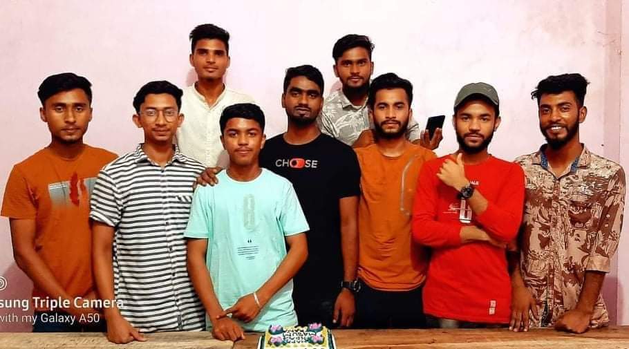 বাদাঘাট সরকারি কলেজ ছাত্রলীগ নেতা মাসুম রানার জন্মদিন পালন