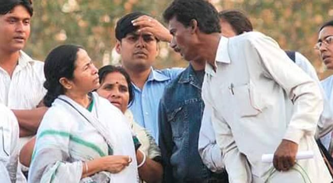ছত্রধর মাহাতোর স্ত্রীকে সরকারি পদ! সমালোচনার তীরে বিদ্ধ শাসক, প্রতিক্রিয়া মেলেনি তৃণমূলের