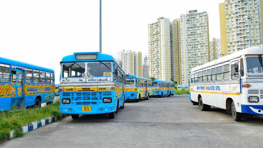 1644781493_bus