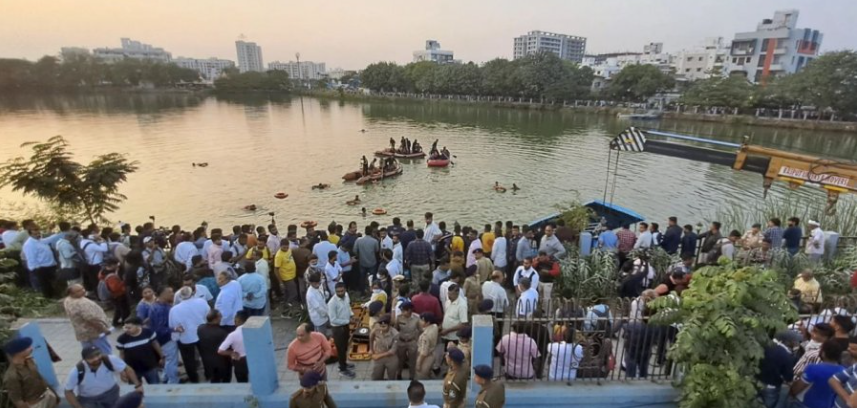 গুজরাটের পিকনিকের নৌকা ডুবে নিহত ১৬