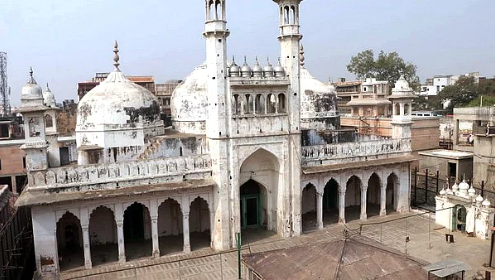 জ্ঞানবাপি মসজিদ চত্বরের বেজমেন্টে পূজা-অর্চনা শুরু