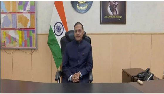 এক নির্বাচন কমিশনারের আকস্মিক পদত্যাগ, আছেন শুধু সিইসি