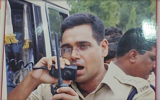 ‘টুয়েলভথ ফেল’-খ্যাত আইপিএস কর্মকর্তা মনোজ পদোন্নতি পেলেন