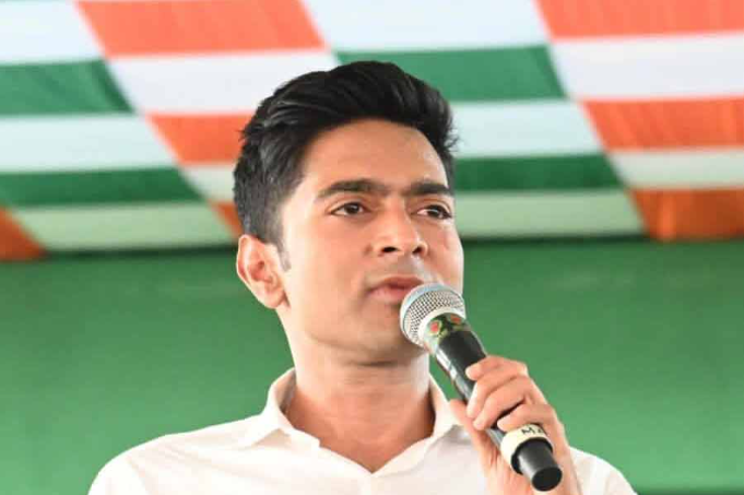 মমতার পর অভিষেকের বিরুদ্ধে আদালত অবমাননার অভিযোগ