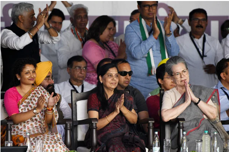 লোকসভা ভোটকে গণতন্ত্র বাঁচানোর নির্বাচন বললেন রাহুল গান্ধী