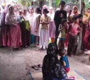 স্বামীর বিয়ে করার খবর পেতেই শিশু সন্তানকে কোলে নিয়ে শ্বশুরবাড়ির বাইরে ধর্নায় বসলো বছর ২৫ এর সুমি