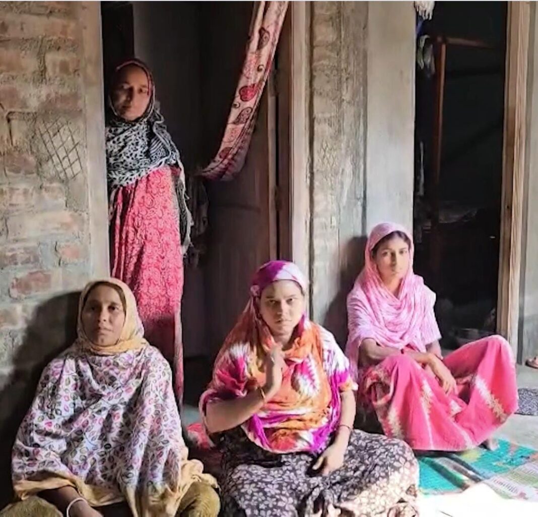 মুর্শিদাবাদে ৫২ বছর বয়েসী বাবুল শেখকে পিটিয়ে খুন, ক্ষুব্ধ এলাকাবাসীদের অভিযোগের তির তৃণমূলের উপপ্রধান ও তার অনুগামীদের দিকে