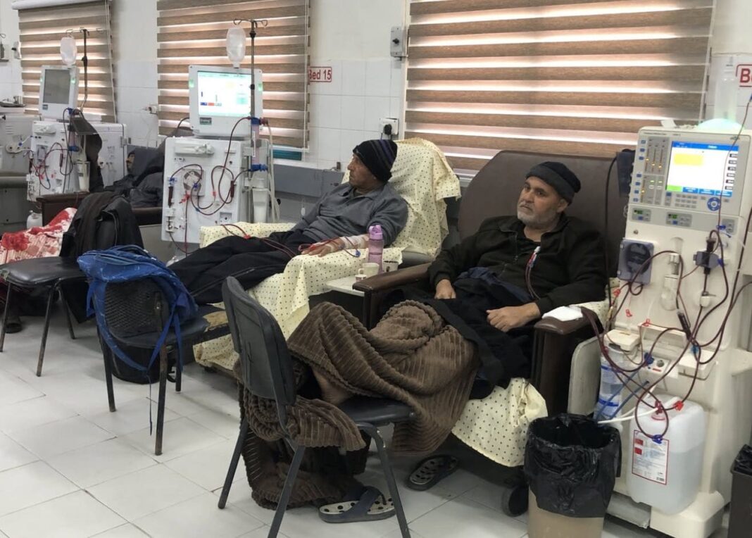 গাজার সব ডায়ালাইসিস কেন্দ্র গুলি বন্ধ করা হল, ইসরায়েলি হামলার প্রাণসংকটে শত শত রোগী