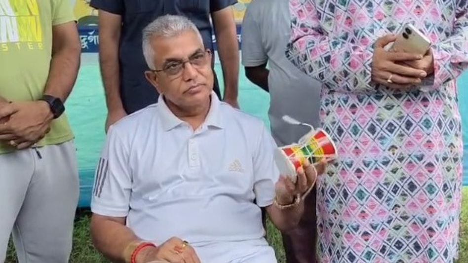 ডুগডুগি হাতে দিলীপ! দলের নেতৃত্বে না থেকেও আলোচনার কেন্দ্রে দিলীপ ঘোষ