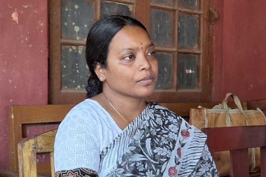 “মুরগিও লজ্জা পাবে”: ঝাড়গ্রাম হাসপাতালের খাবার নিয়ে তৃনমূলেরই বন মন্ত্রীর কটাক্ষ