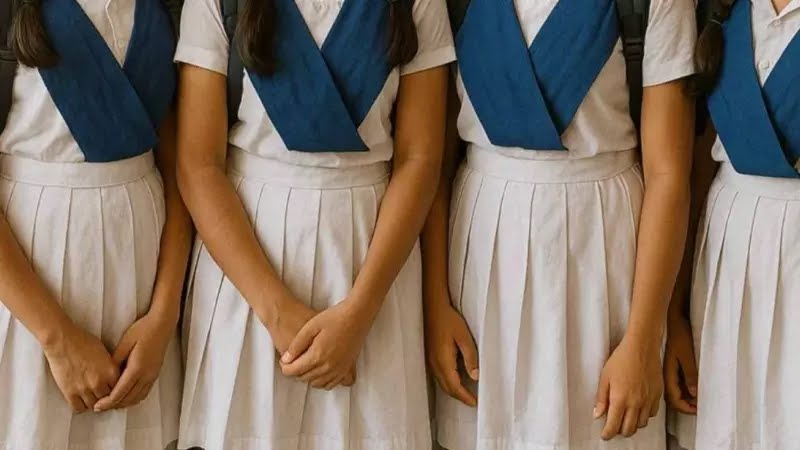 বাথরুমে রক্তের দাগ থাকায়, প্যান্ট খুলিয়ে ছাত্রীদের পিরিয়ড হয়েছে কিনা, পরীক্ষা করলেন শিক্ষক