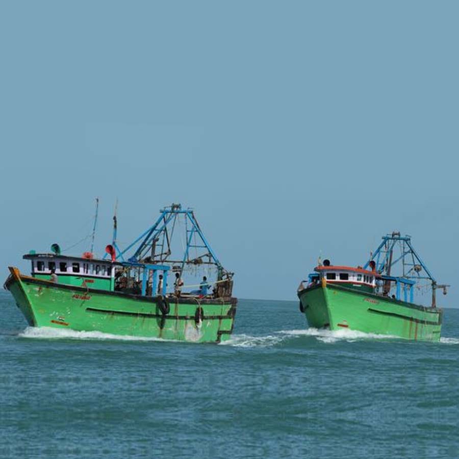 জলসীমা পেরিয়ে বিপাকে! বাংলাদেশের জেল হেফাজতে ৩৪ ভারতীয় মৎস্যজীবী