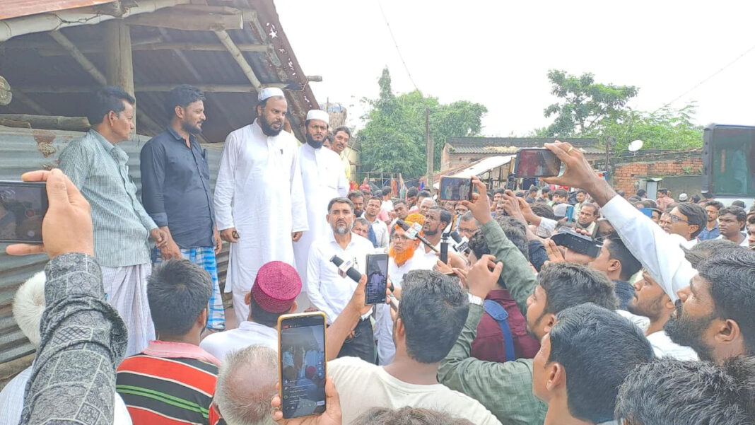 জেমুয়ায় গরু ব্যবসায়ীদের উপর হামলা, মূল অভিযুক্ত এখনও পলাতক থাকায় সংখ্যালঘু নেতাদের কড়া বার্তা